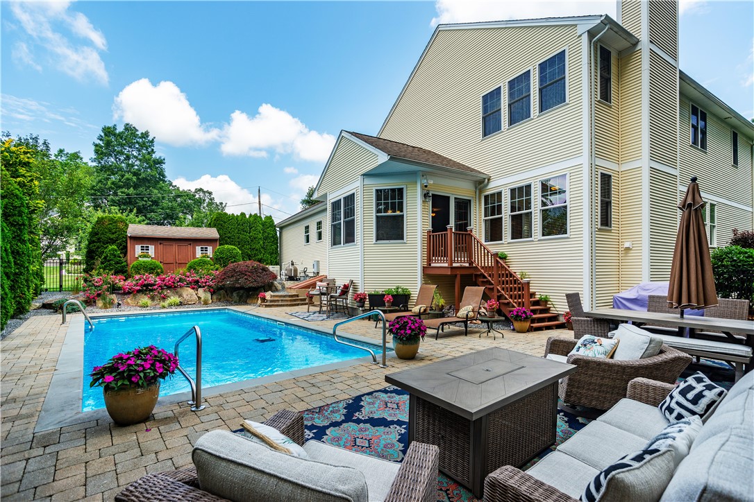 Cranston, Rhode Island 02921, United States, 4 Bedrooms Bedrooms, ,3 BathroomsBathrooms,Residential,Active,190387