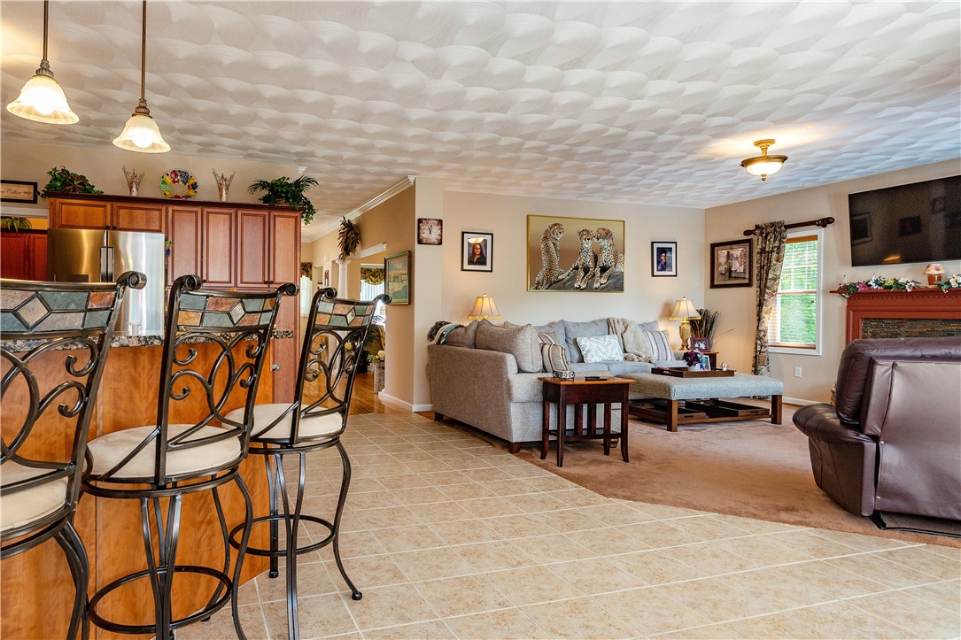 Cranston, Rhode Island 02921, United States, 4 Bedrooms Bedrooms, ,3 BathroomsBathrooms,Residential,Active,190387