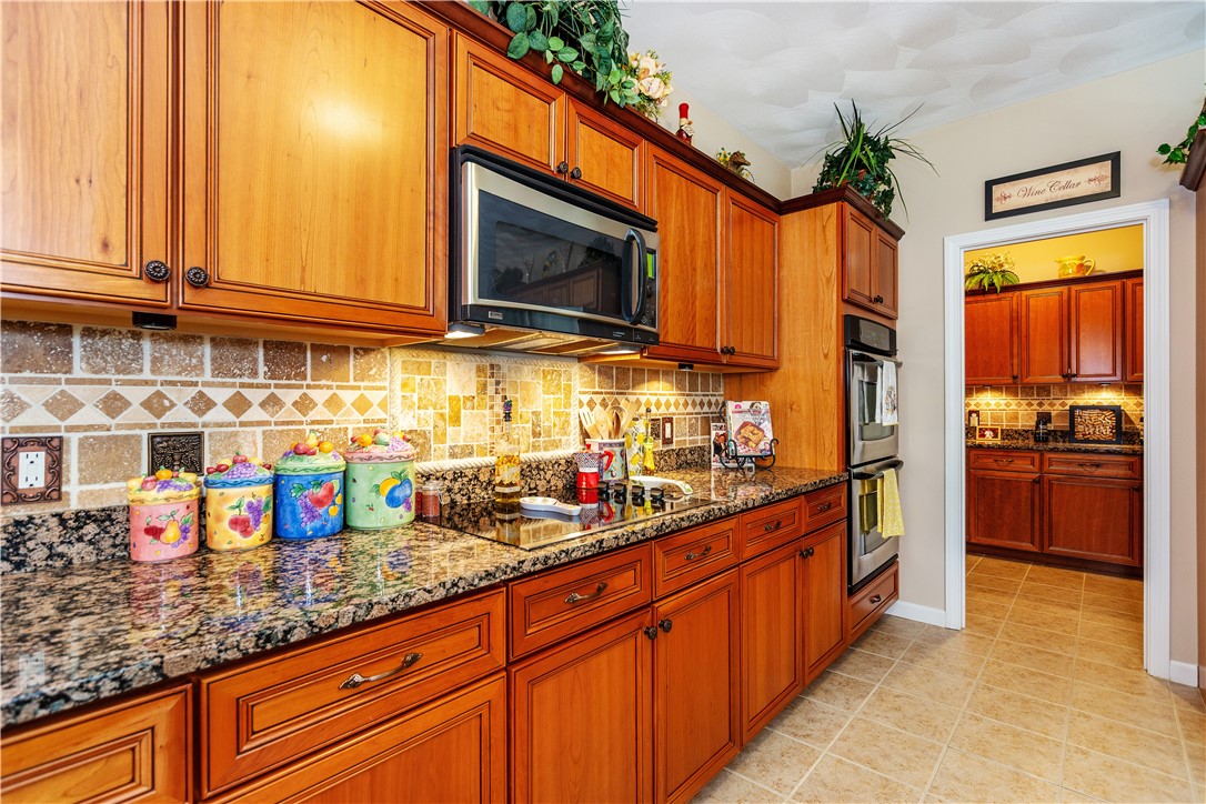 Cranston, Rhode Island 02921, United States, 4 Bedrooms Bedrooms, ,3 BathroomsBathrooms,Residential,Active,190387