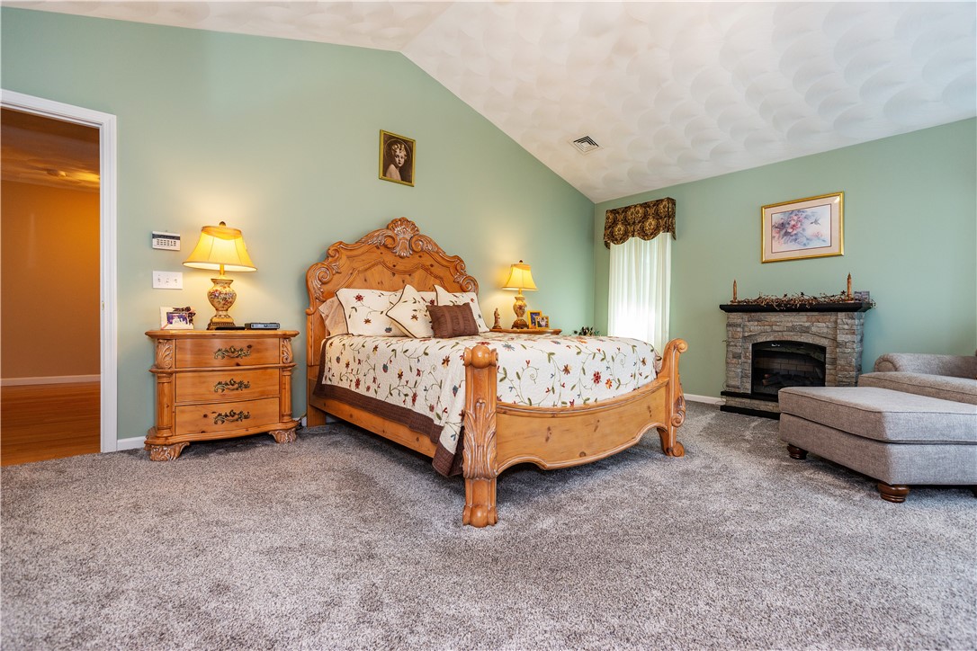 Cranston, Rhode Island 02921, United States, 4 Bedrooms Bedrooms, ,3 BathroomsBathrooms,Residential,Active,190387