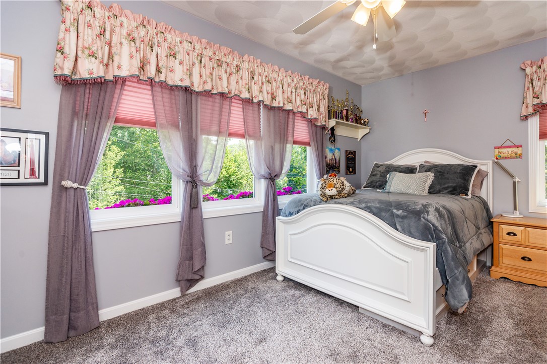 Cranston, Rhode Island 02921, United States, 4 Bedrooms Bedrooms, ,3 BathroomsBathrooms,Residential,Active,190387