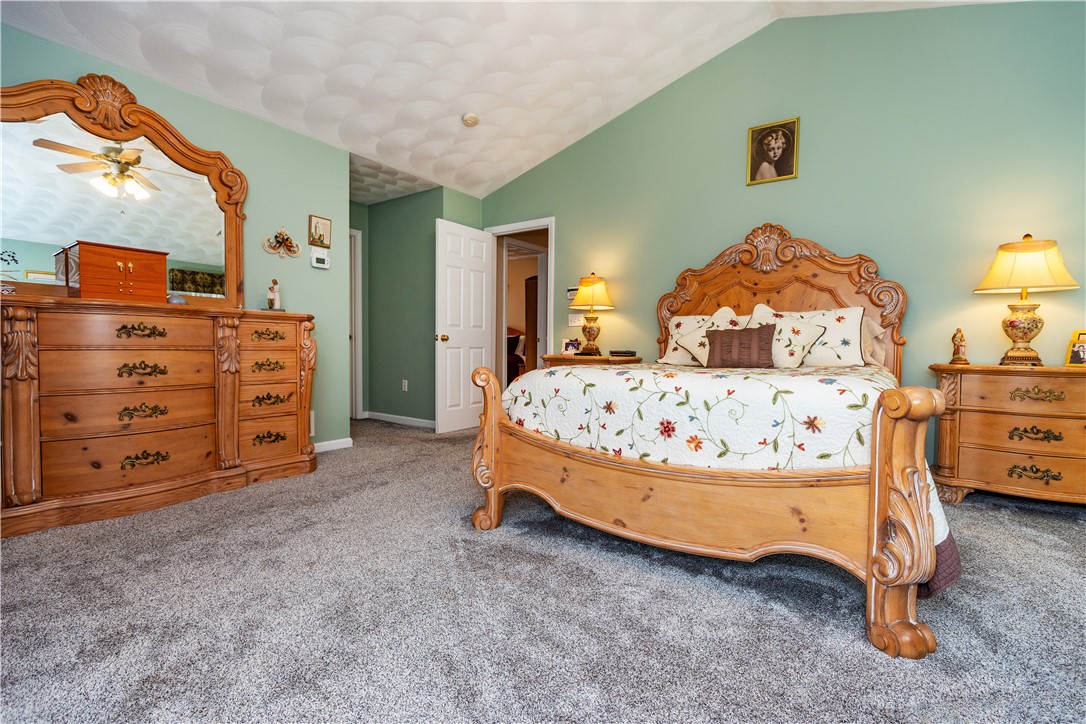 Cranston, Rhode Island 02921, United States, 4 Bedrooms Bedrooms, ,3 BathroomsBathrooms,Residential,Active,190387