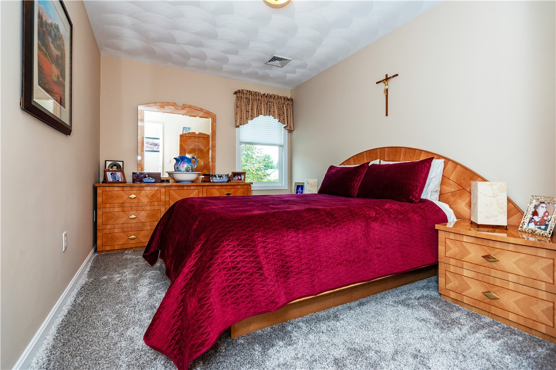 Cranston, Rhode Island 02921, United States, 4 Bedrooms Bedrooms, ,3 BathroomsBathrooms,Residential,Active,190387