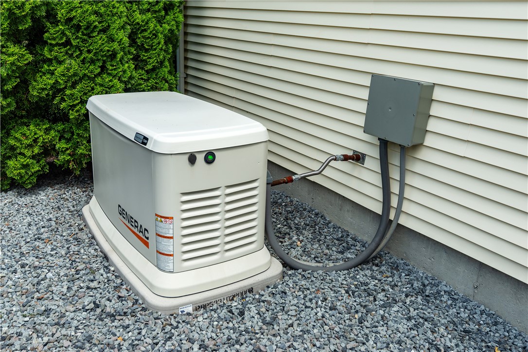 Cranston, Rhode Island 02921, United States, 4 Bedrooms Bedrooms, ,3 BathroomsBathrooms,Residential,Active,190387