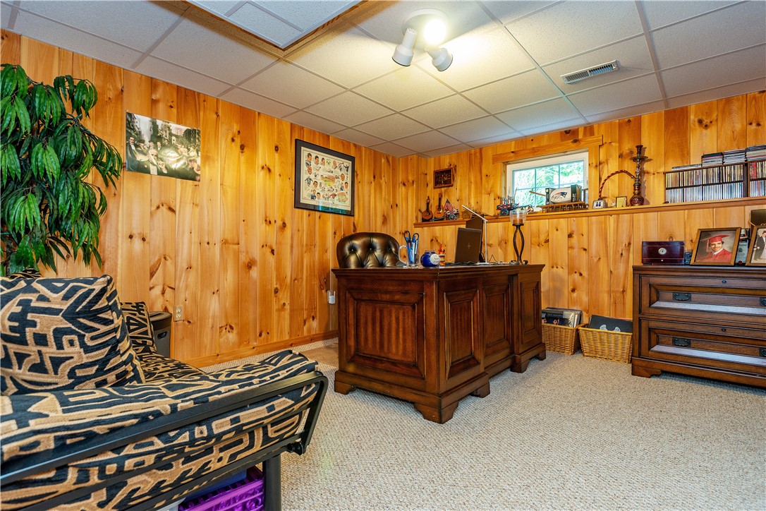 Cranston, Rhode Island 02921, United States, 4 Bedrooms Bedrooms, ,3 BathroomsBathrooms,Residential,Active,190387