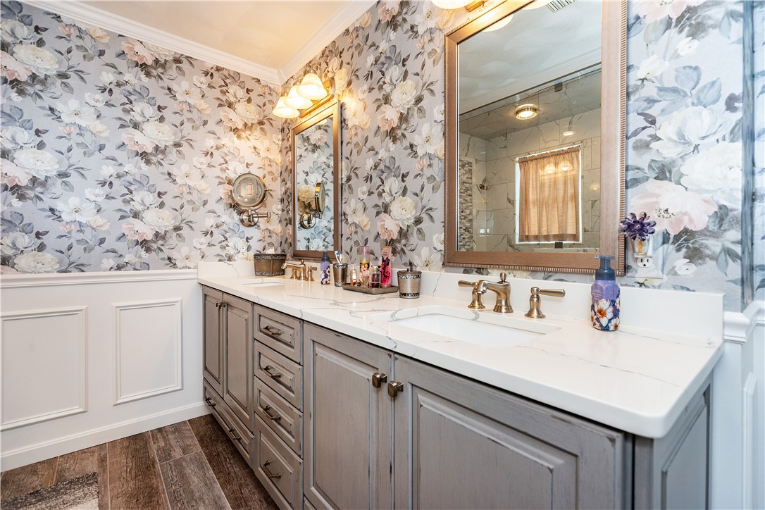 Cranston, Rhode Island 02921, United States, 4 Bedrooms Bedrooms, ,3 BathroomsBathrooms,Residential,Active,190387