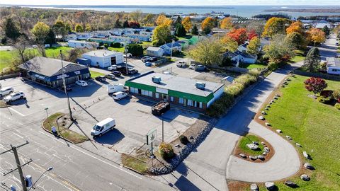 1627 West Main Road Road Portsmouth RI 02871