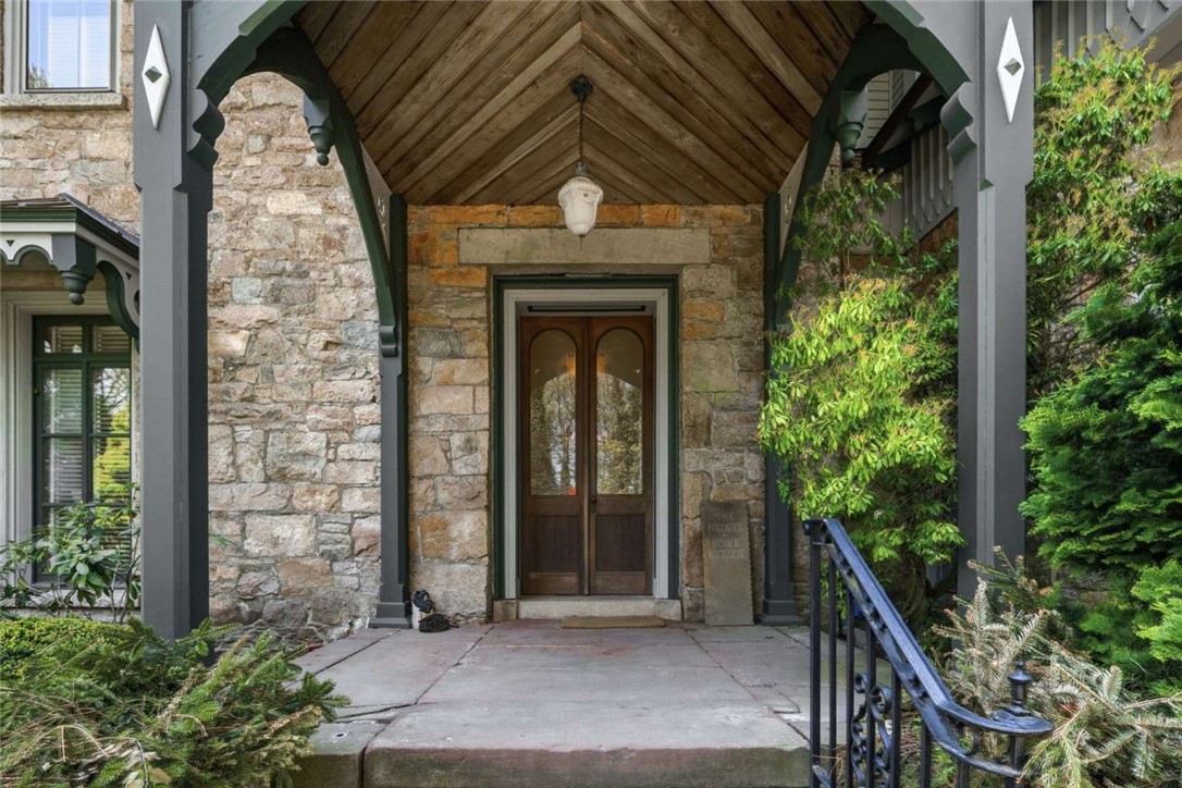 6 Howe Avenue 8