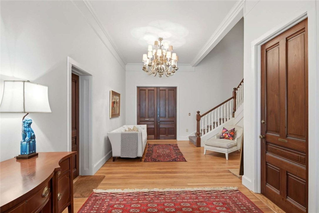6 Howe Avenue 8