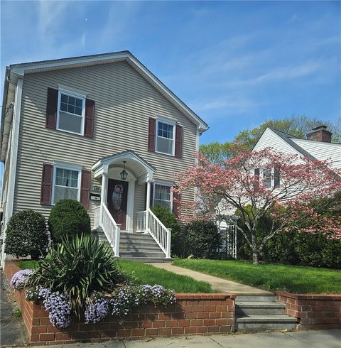 215 Bourne Avenue East Providence RI 02916