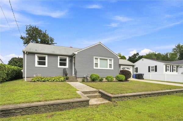 26 ALAN AVE, CUMBERLAND, RI 02864 - Image b04ed6b76f428044db5f34cd68e669ed/2930965732