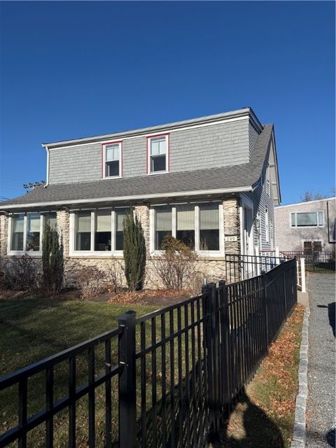 299 Prospect Avenue Middletown RI 02842