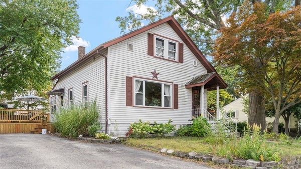 26 RUTHERGLEN AVE, PROVIDENCE, RI 02907 - Image b0b33885fc2e4acedaae75f09ffcf76c/837727188