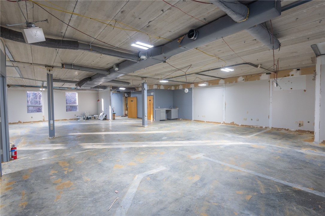 875 Centerville Road 15