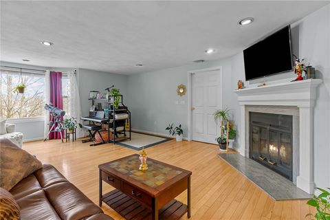 44 Knoll Place D North Providence RI 02904