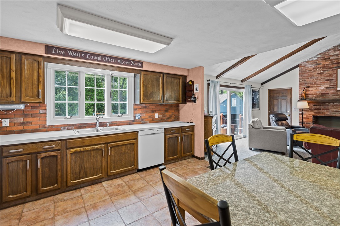 4 Tall Pines Drive