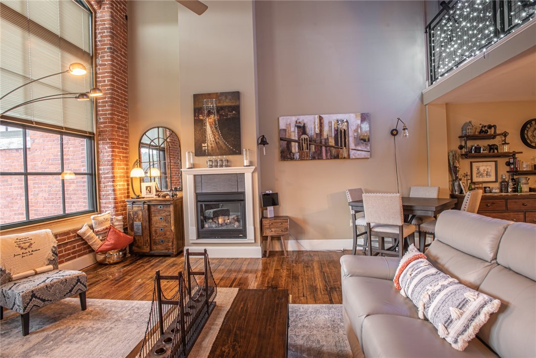 618 MAIN Street 03-323
