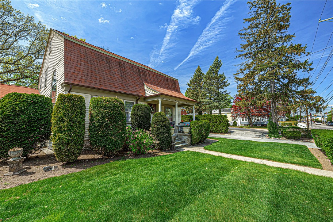 90 Putnam Pike