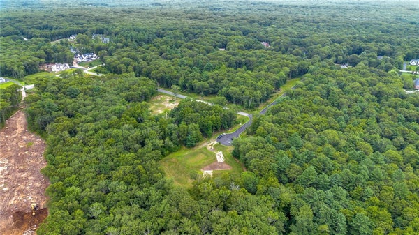 40 HIGHLAND AVE, WARWICK, RI 02886 - Image b26400aef6116f0655f0eb9f74ba070b/1492448627