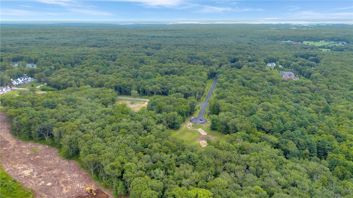 40 Highland Woods Drive