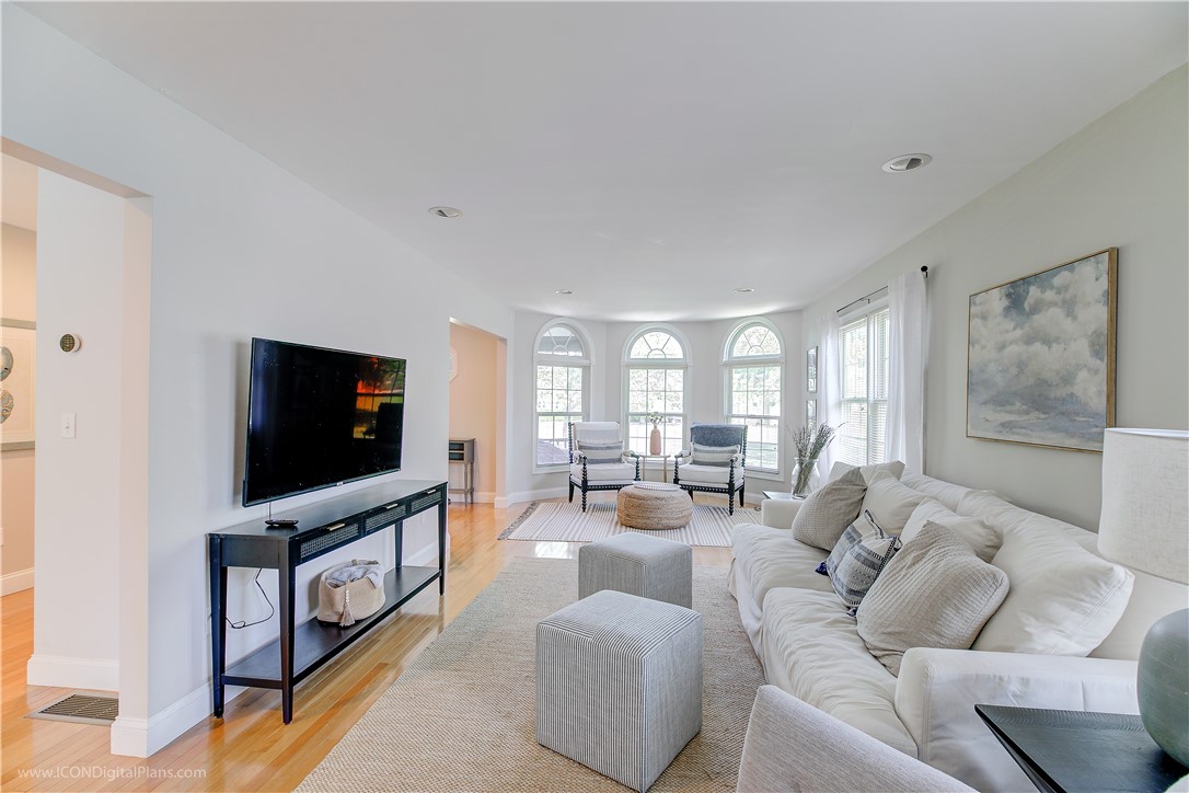 Newport, Rhode Island 02840, United States, 4 Bedrooms Bedrooms, ,2 BathroomsBathrooms,Residential,Active,207548