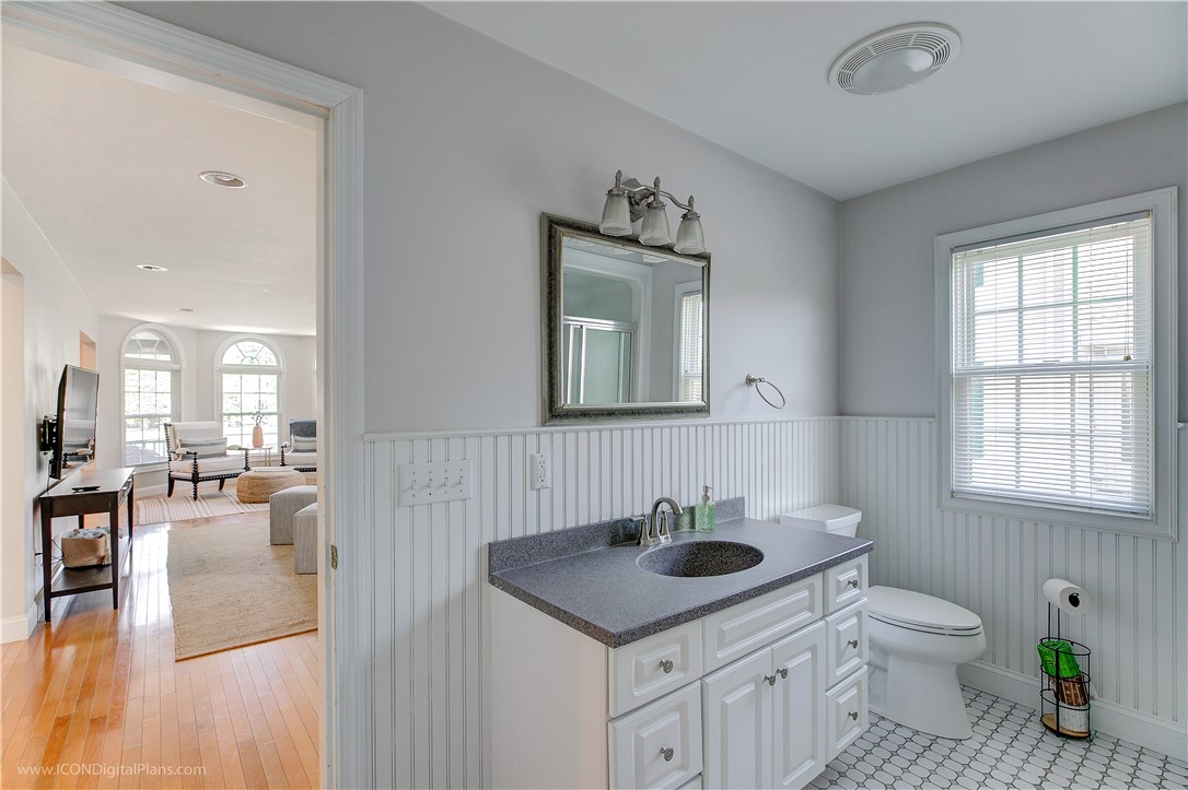 Newport, Rhode Island 02840, United States, 4 Bedrooms Bedrooms, ,2 BathroomsBathrooms,Residential,Active,207548