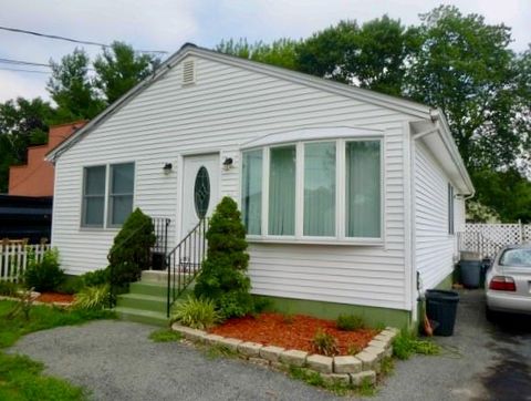 Single Family Residence in Pawtucket RI 20 Paul Street.jpg