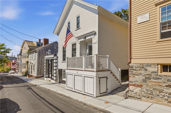 14 BARNEY ST, NEWPORT, RI 02840 - Image b381f589813dffe7b8e08029bee9df14/10277596