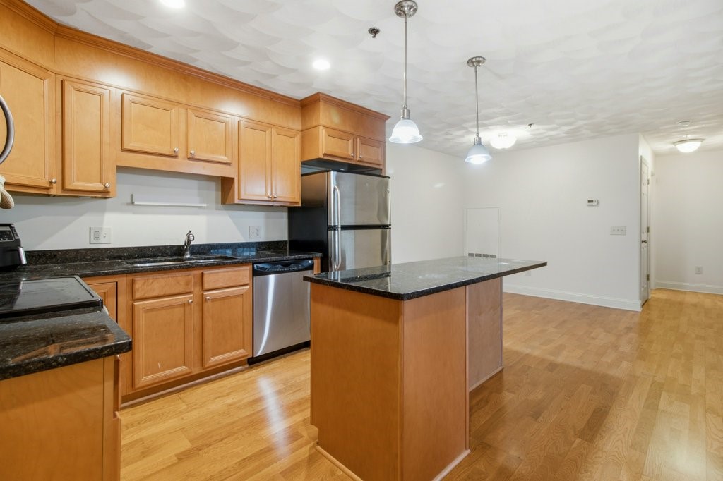 15 Saw Mill Drive 306