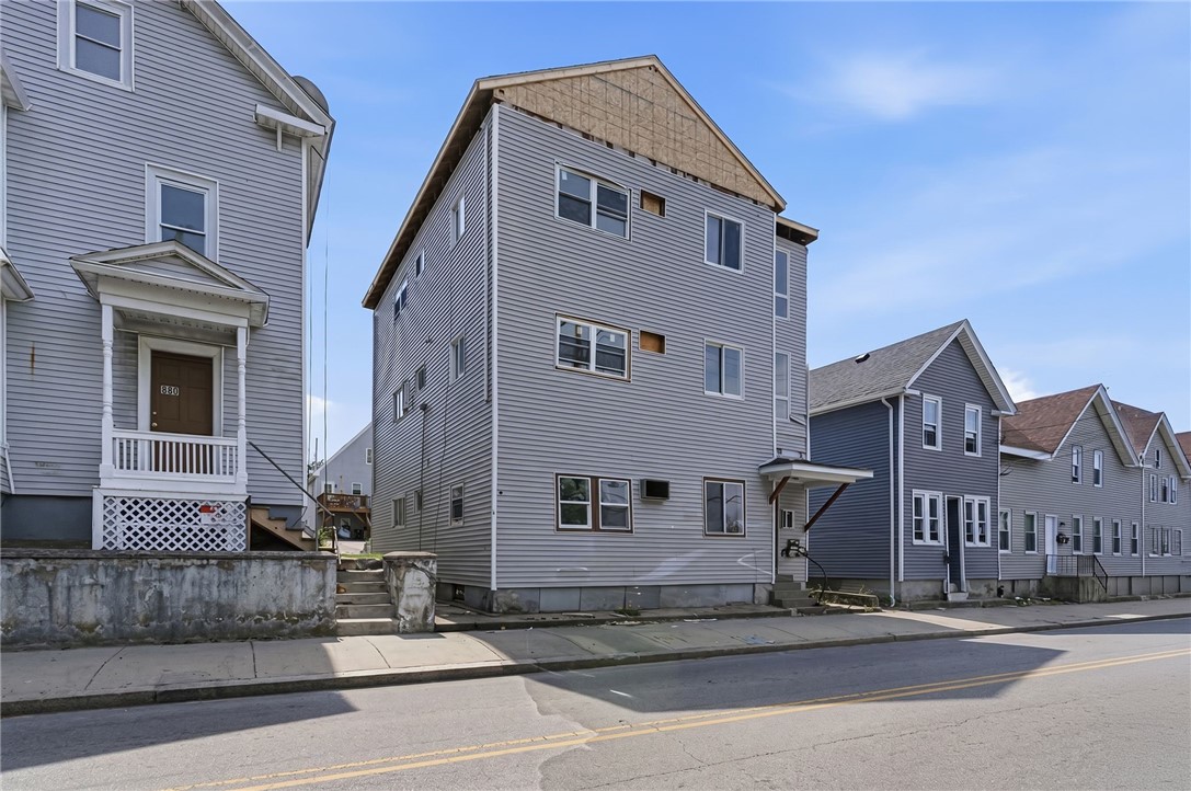 884 Douglas Avenue
