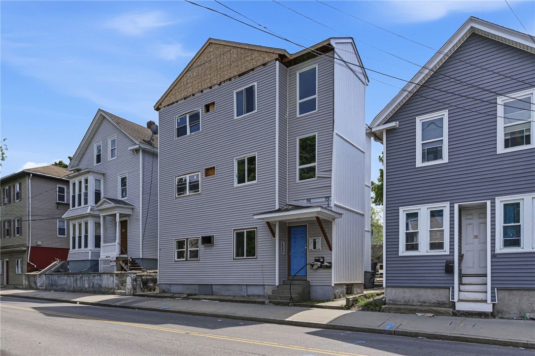 884 Douglas Avenue