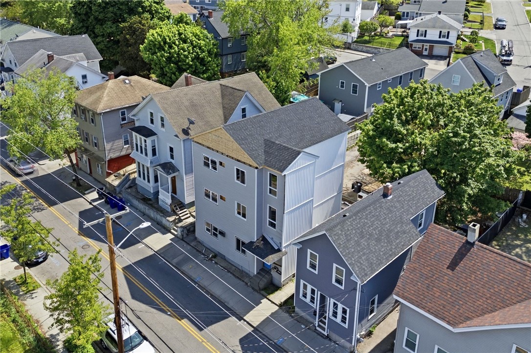884 Douglas Avenue