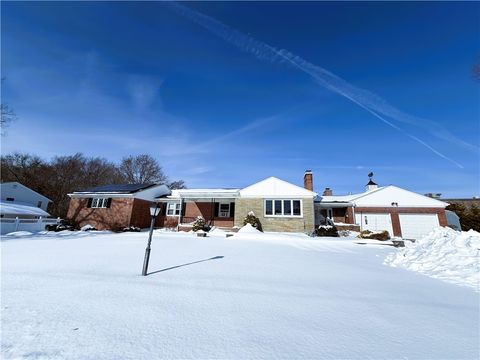 33 Whipple Avenue Westerly RI 02891