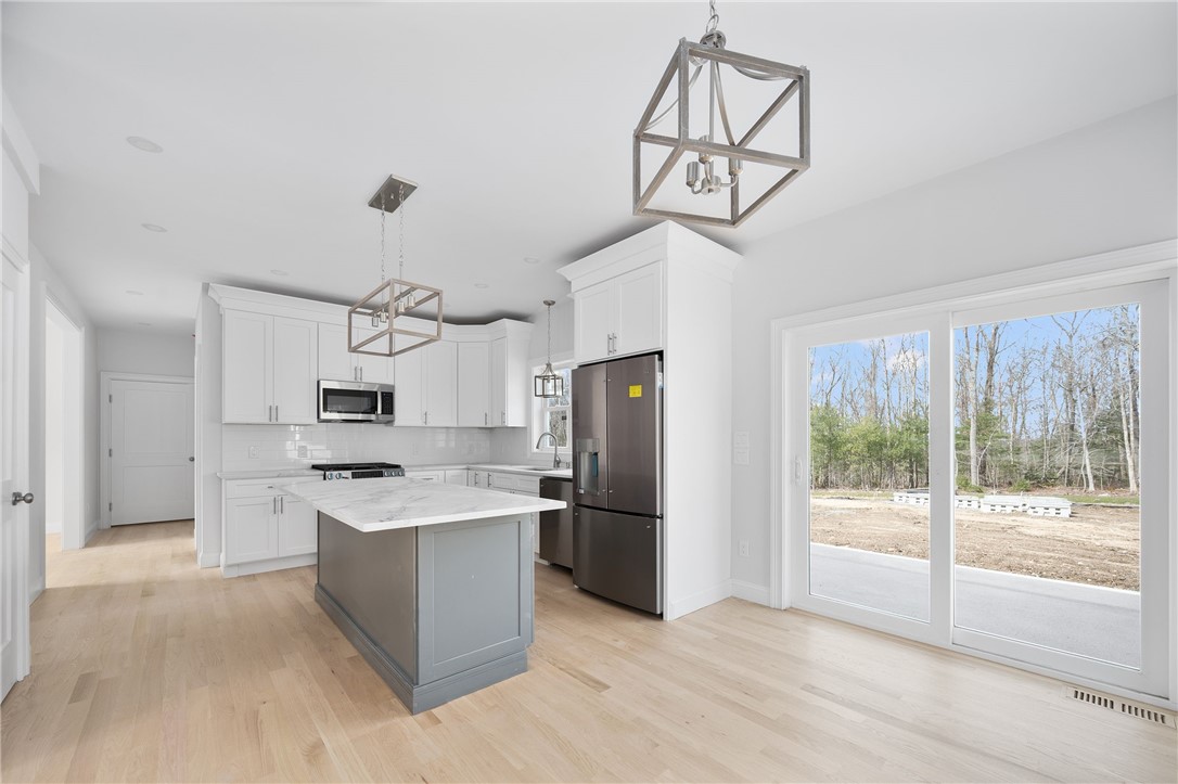 350 Nooseneck Hill Road