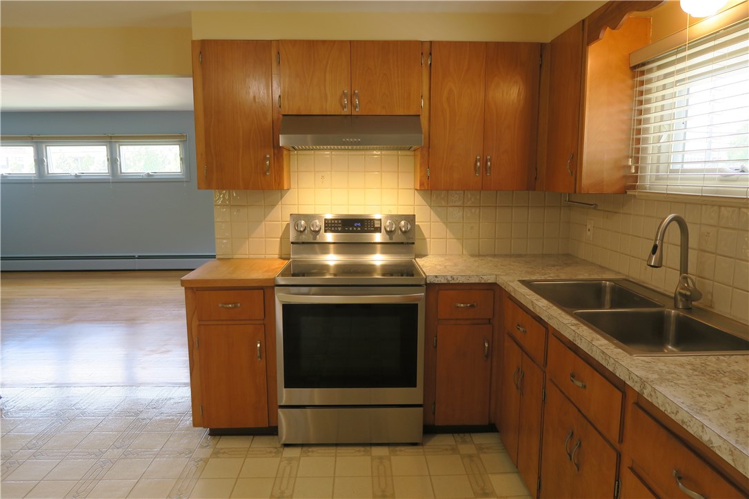 241 Huxley Avenue 2