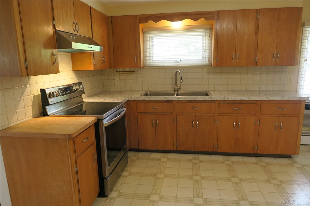 241 Huxley Avenue 2