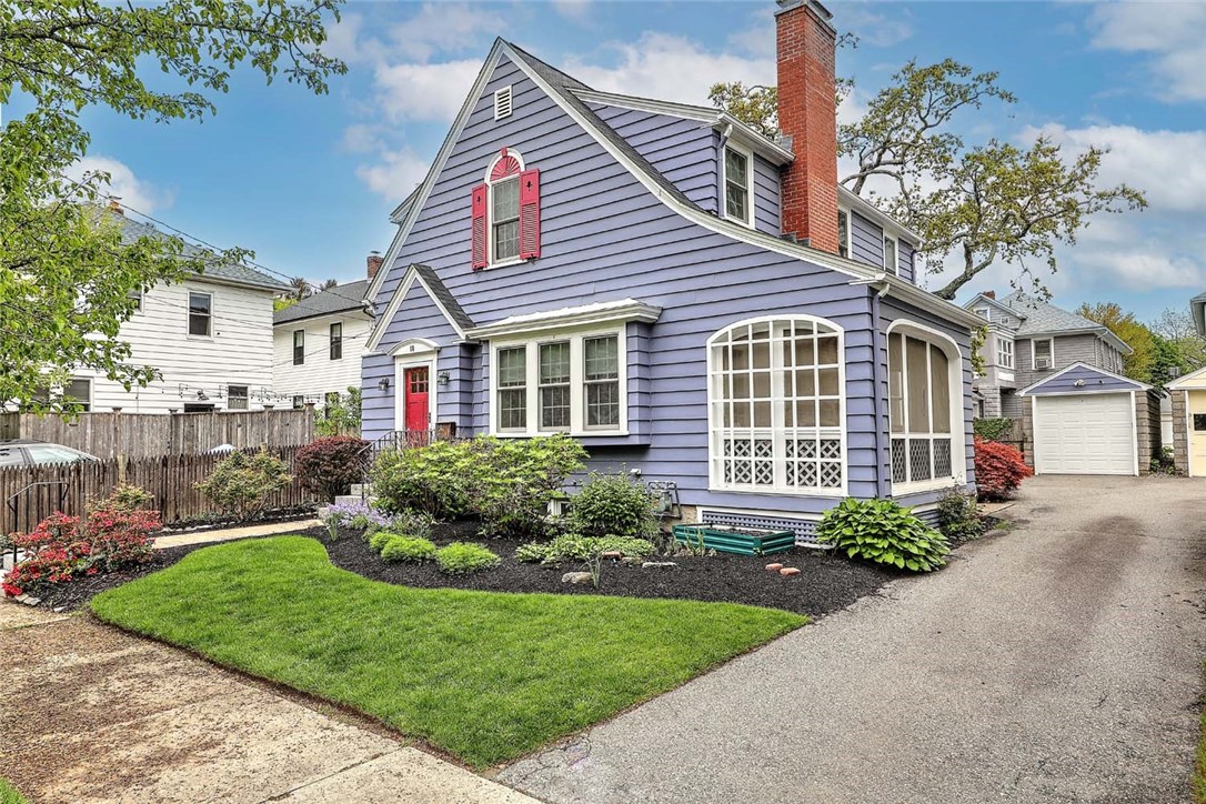 10 Clarendon Avenue