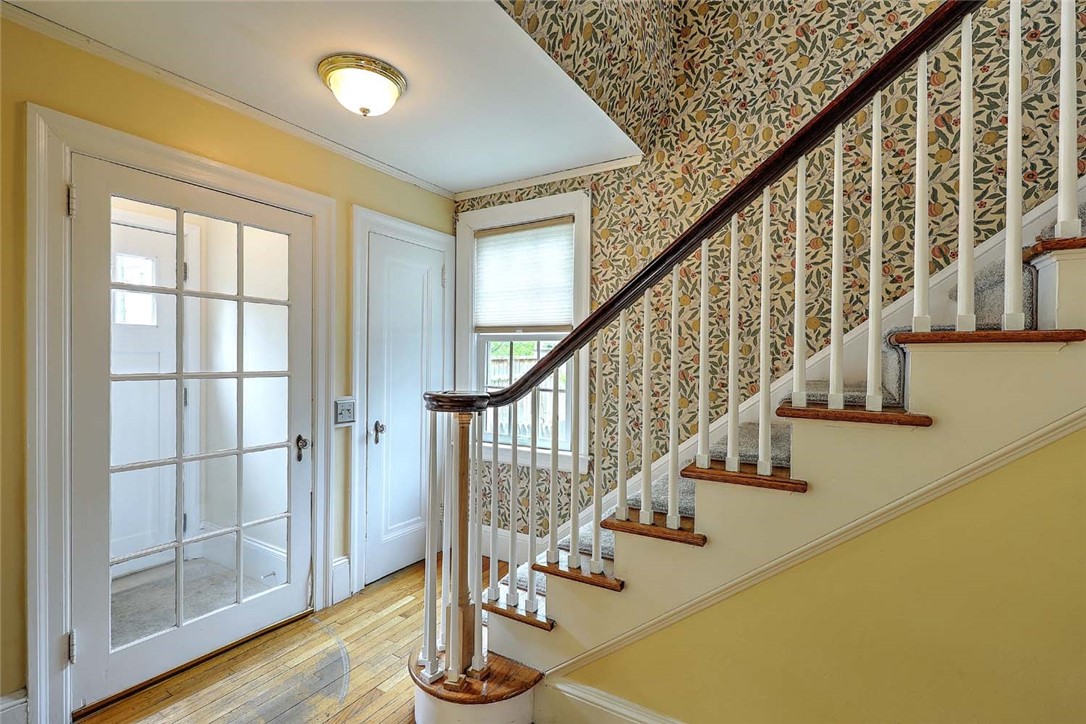 10 Clarendon Avenue