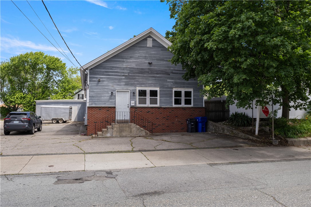 129 Warren Avenue