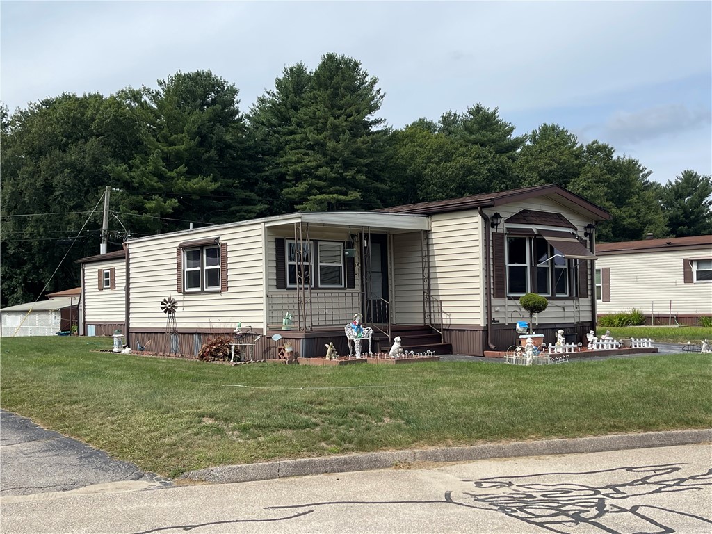 Photo 2 of 17 of 34 Lane E Lane mobile home