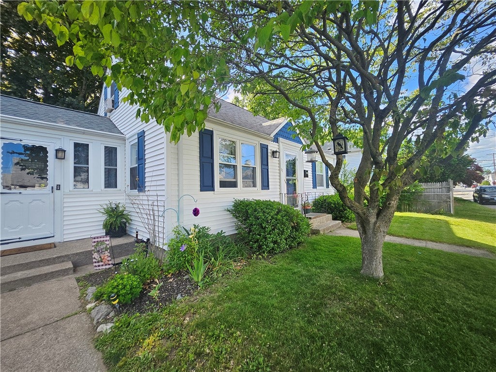 11 Jones Avenue