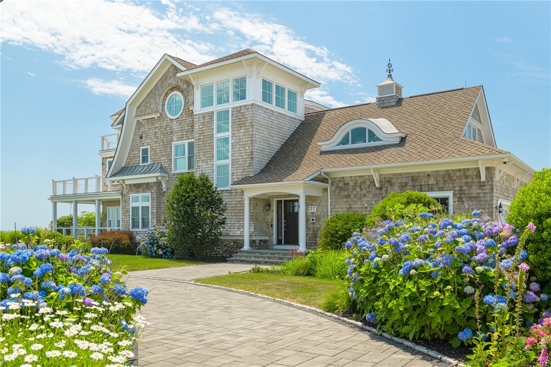 37 Coast Guard Avenue