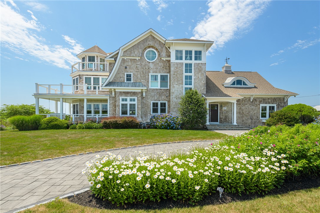 37 Coast Guard Avenue