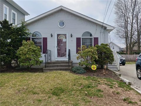 Single Family Residence in Providence RI 41 BARROWS Street.jpg