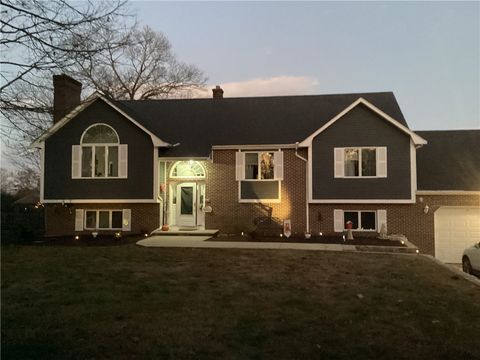 7 TAYLOR Road 1/2 Johnston RI 02919