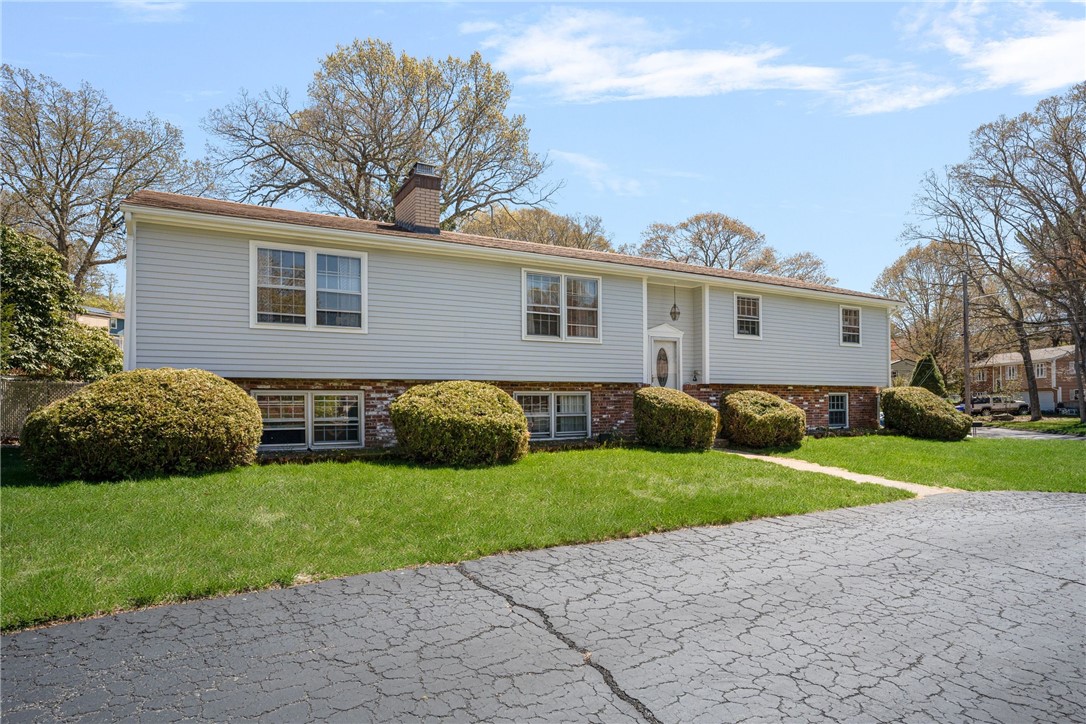 44 Quaker Drive