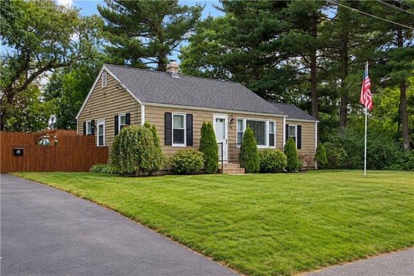 94 TENNESSEE AVE, WARWICK, RI 02888 - Image b8310e10a42edfadb4dffd690fb8a79f/1280213106