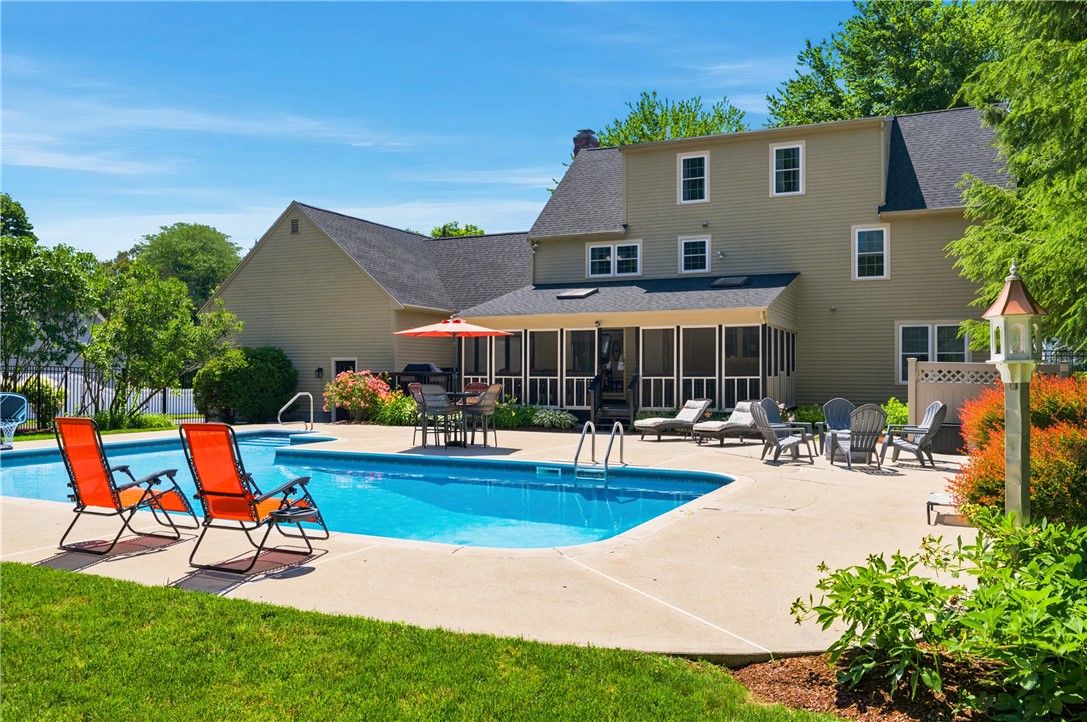 4 Fieldside Drive