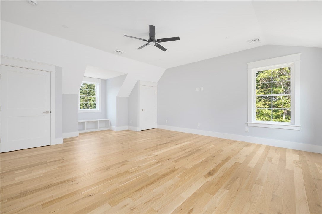 East Greenwich, Rhode Island, 02818, United States, 5 Bedrooms Bedrooms, ,4 BathroomsBathrooms,Residential,Active,2034280