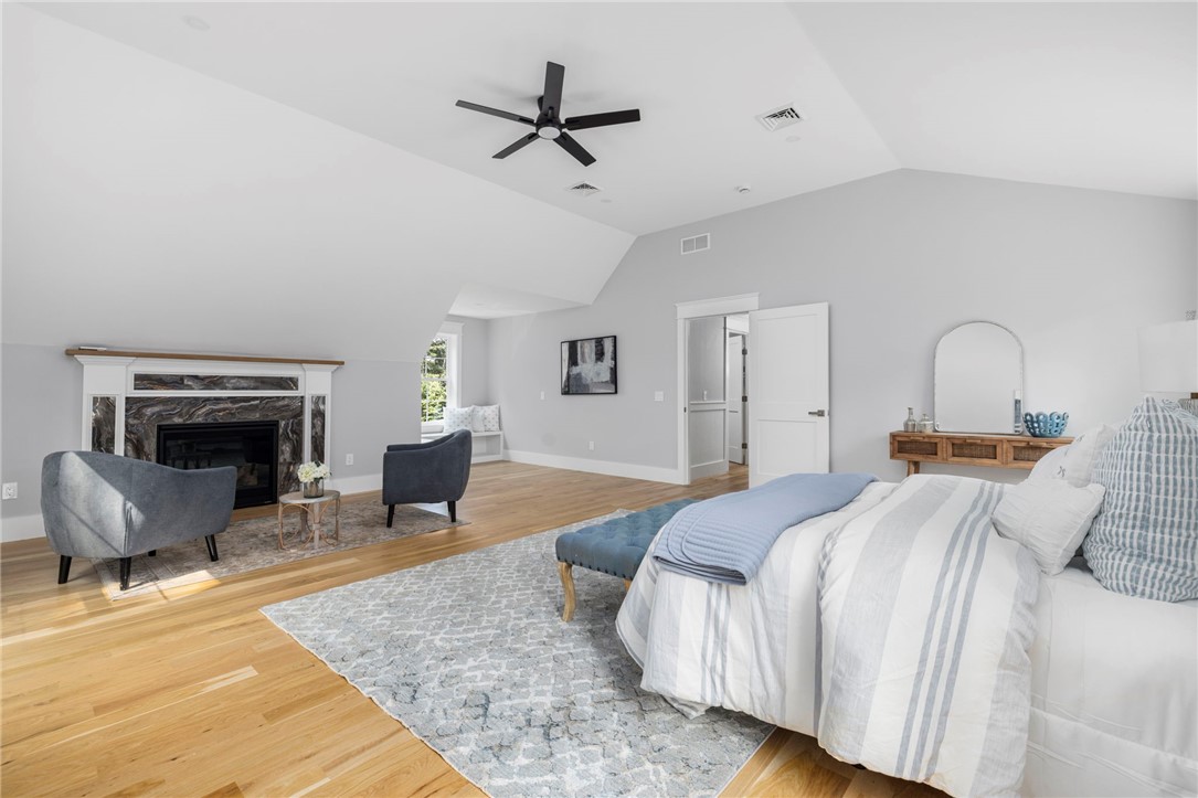 East Greenwich, Rhode Island, 02818, United States, 5 Bedrooms Bedrooms, ,4 BathroomsBathrooms,Residential,Active,2034280
